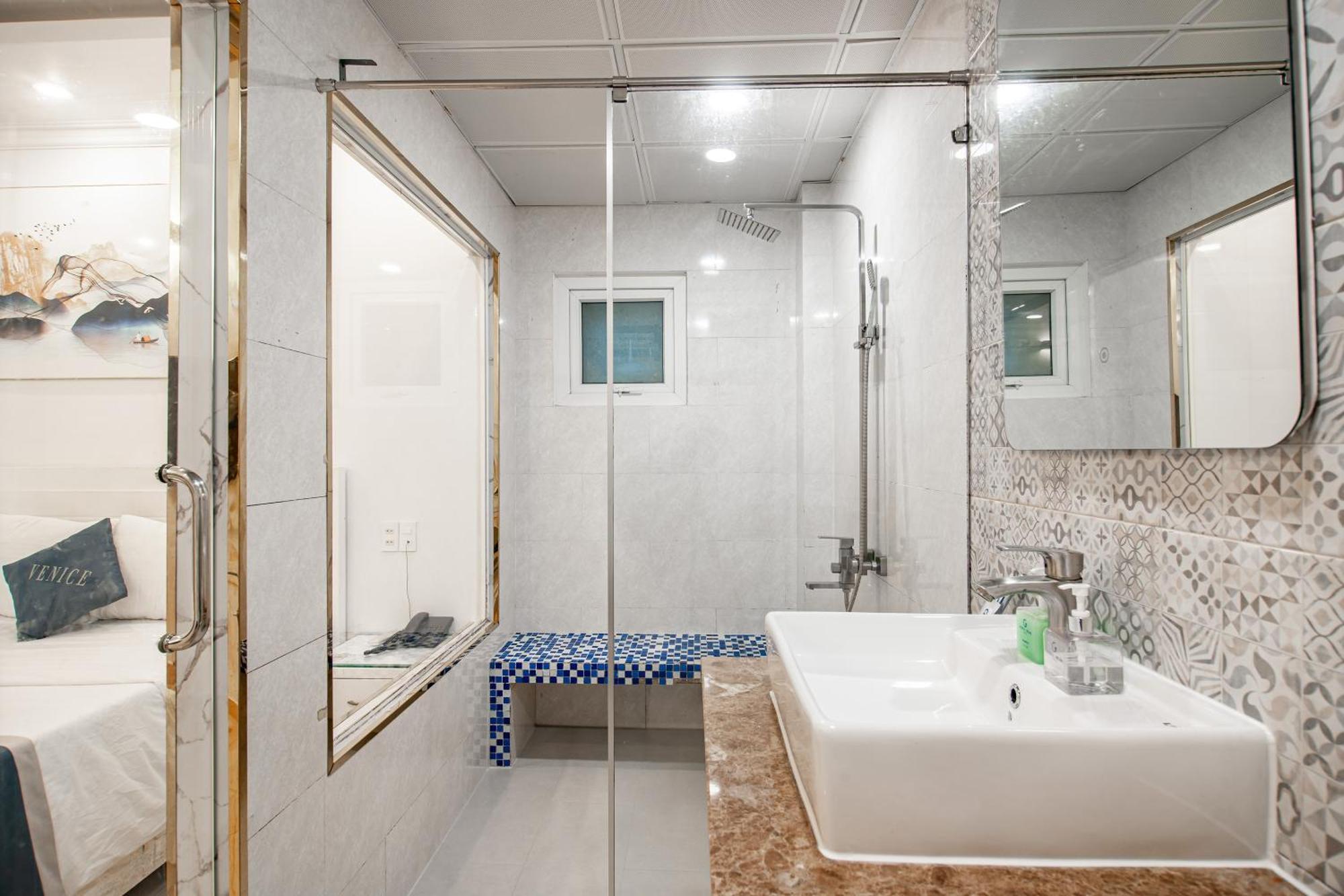 Venice Hotel Хошимин Екстериор снимка